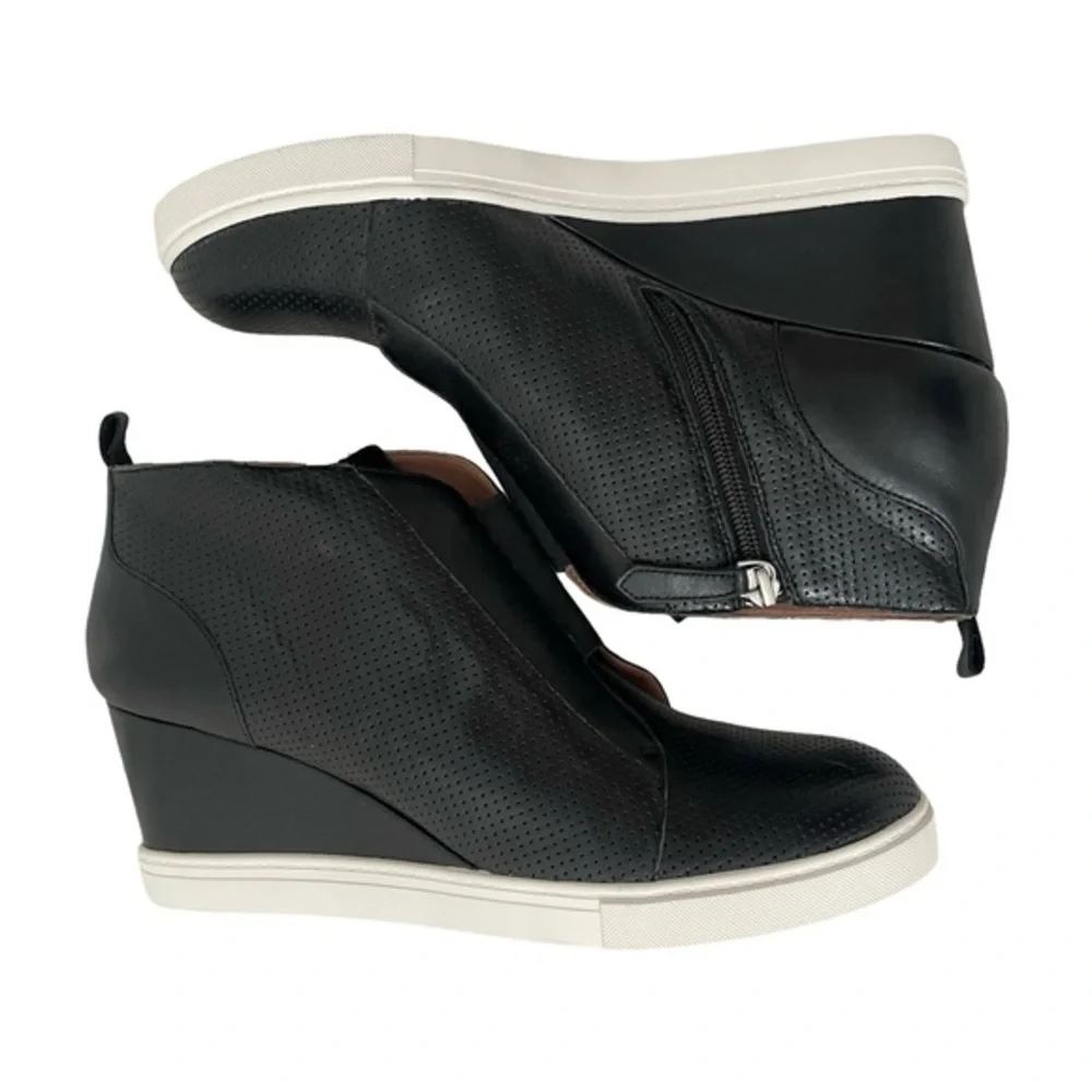 L.Paolo Black Wedge Ankle Boots